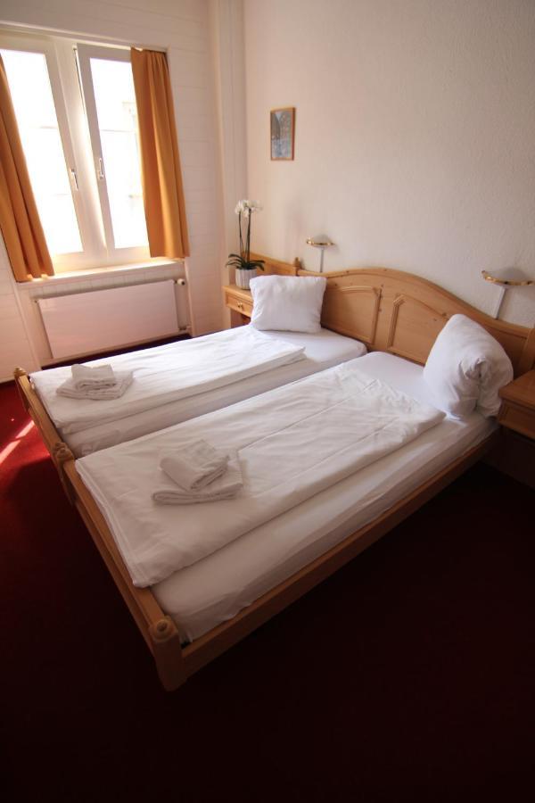Zunfthaus Zur Rebleuten Кур Екстериор снимка