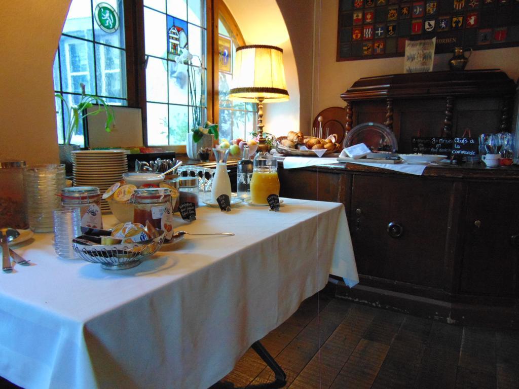 Zunfthaus Zur Rebleuten Кур Екстериор снимка