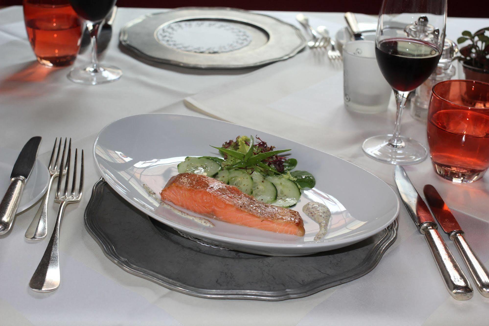 Zunfthaus Zur Rebleuten Кур Екстериор снимка